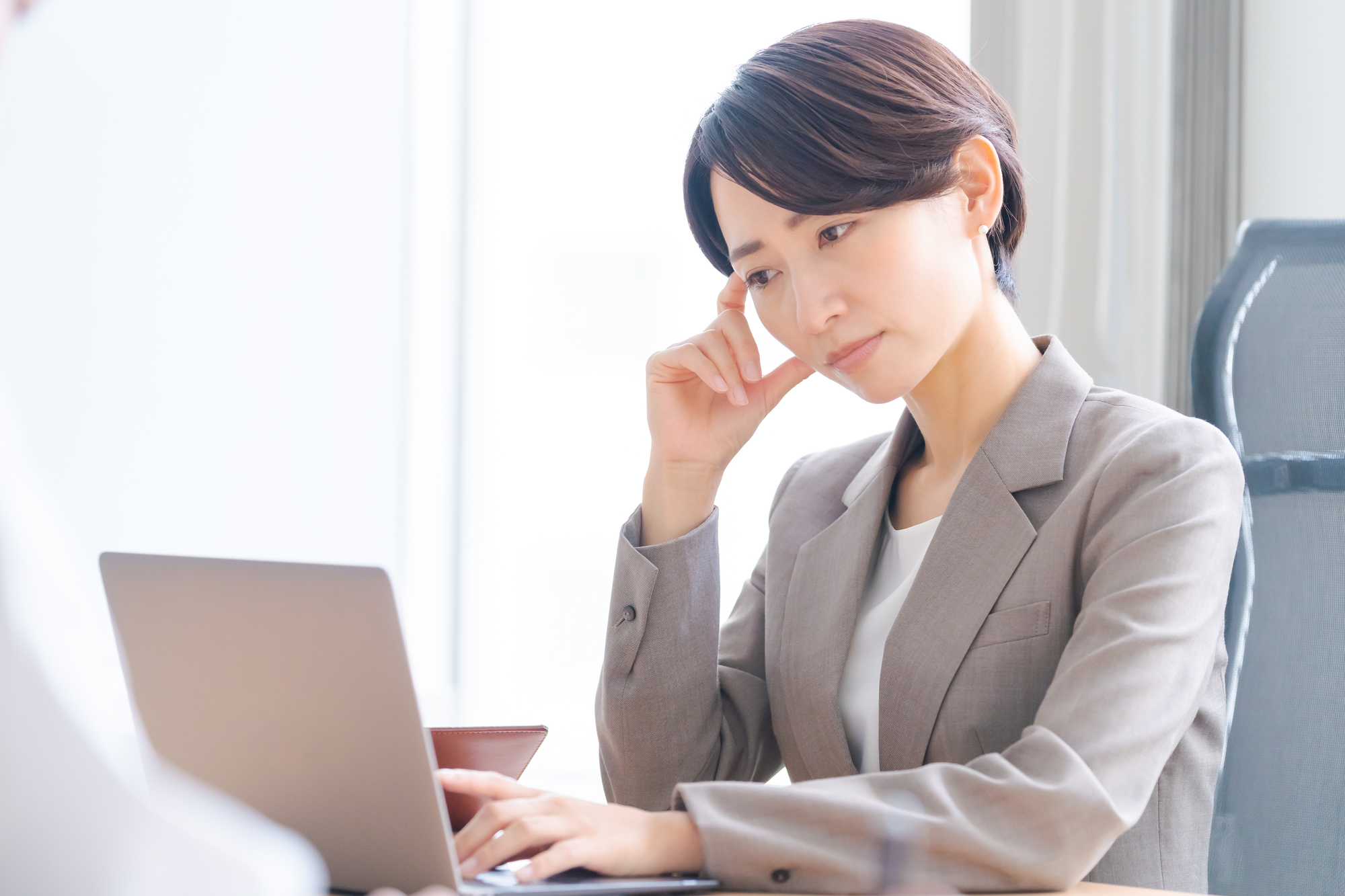 テレワークを廃止するのはなぜ？日本企業の現状や従業員への影響とは