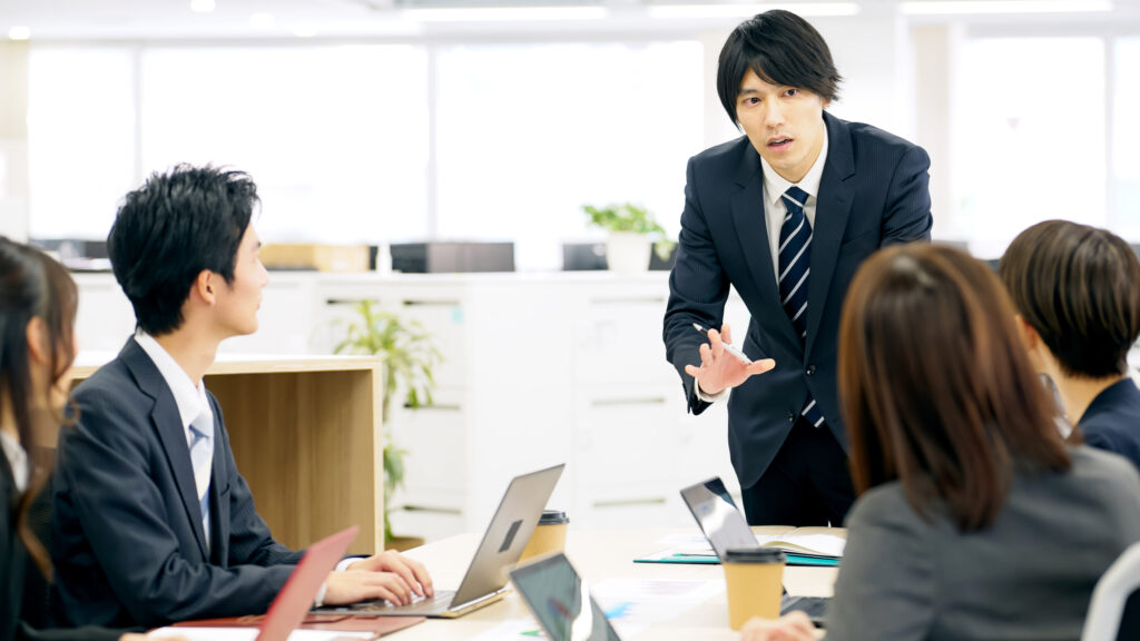 図版 サーバントなど、今注目されているリーダーシップの種類3つ